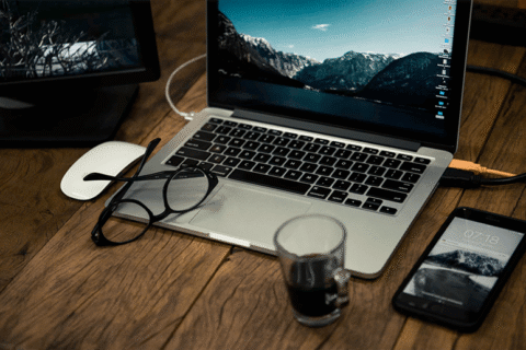 停滞的原子世界和狂奔的比特世界